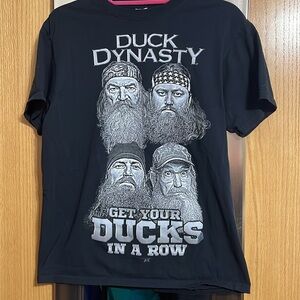 Duck Dynasty black & white short sleeve T shirt Med A&E Get Your Ducks In A Row